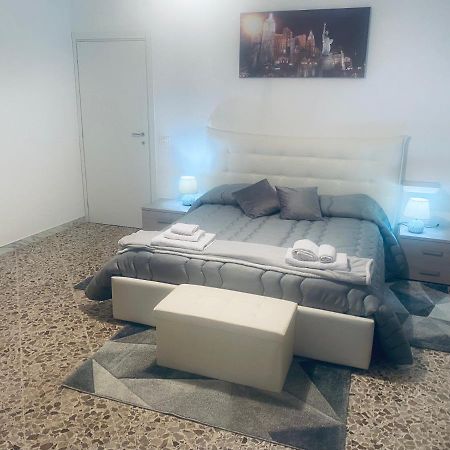 サレルノ Le Stanze Di Sofia Bed & Breakfast エクステリア 写真