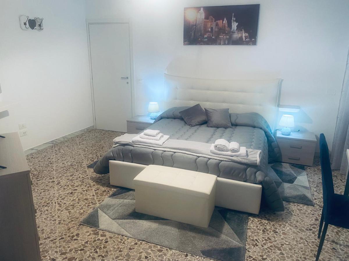 サレルノ Le Stanze Di Sofia Bed & Breakfast エクステリア 写真